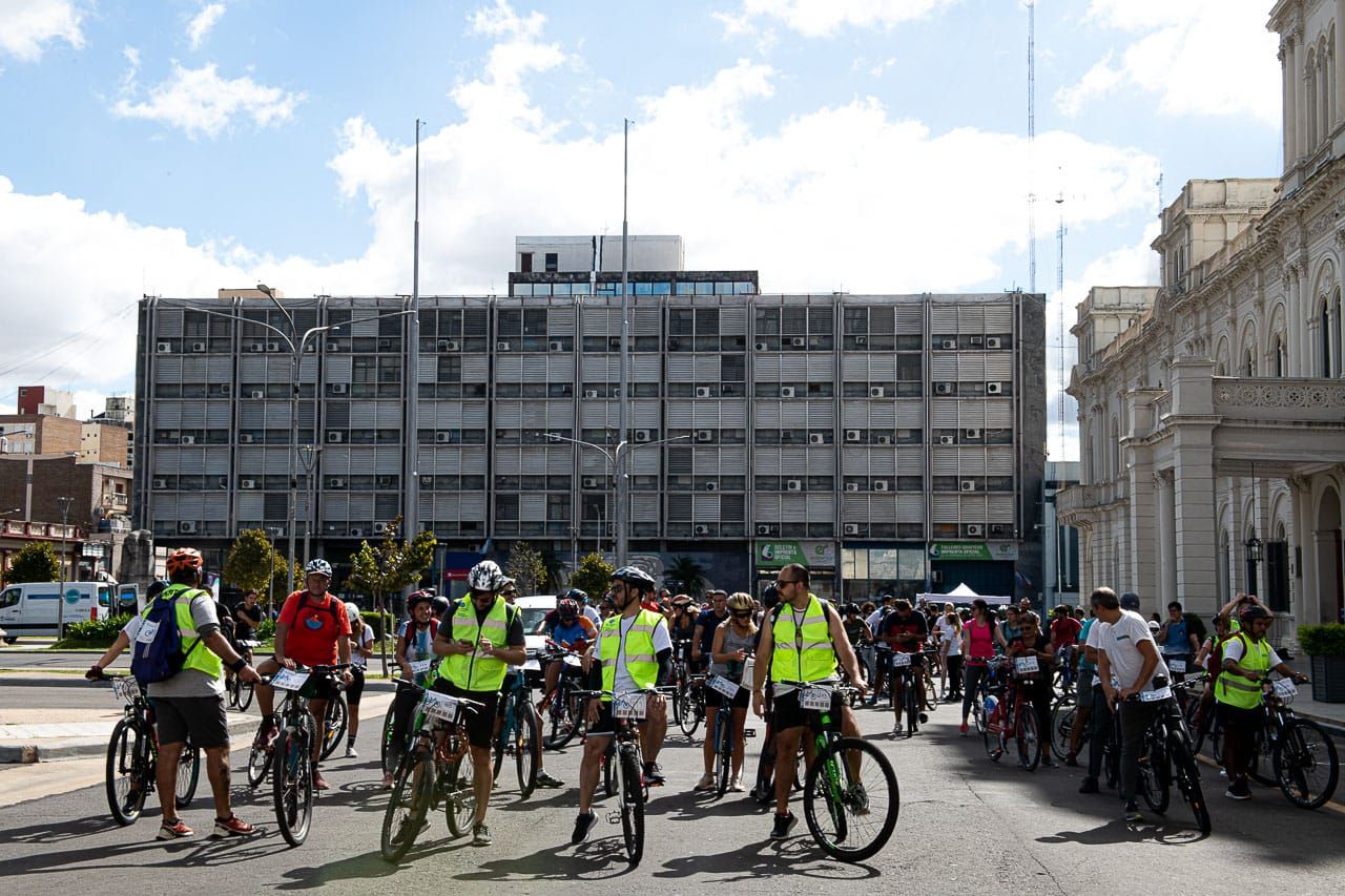 La bicicleteada colectiva Pedaleamos Memoria convoco a más de 200 participantes La bicicleteada colectiva Pedaleamos Memoria convoco a más de 200 participantes