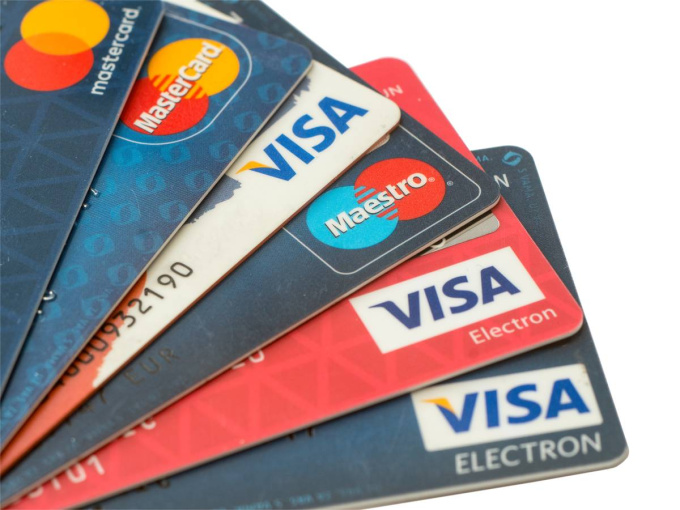 Tarjetas de crédito: será más caro financiar las compras Tarjetas de crédito: será más caro financiar las compras
