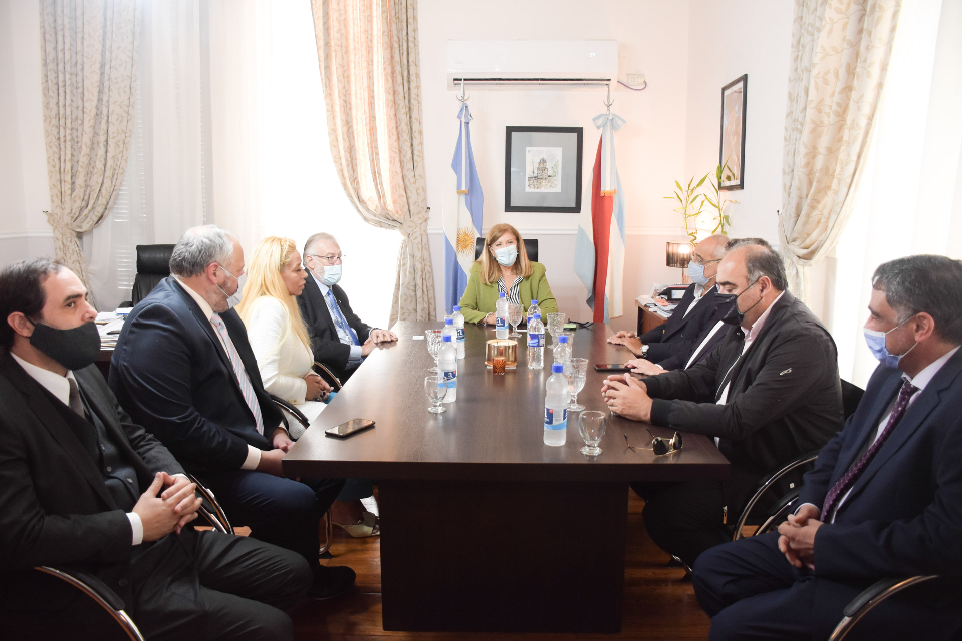 Analizaron oportunidades de intercambio entre la provincia y el Parlamento Internacional de los Estados para Seguridad