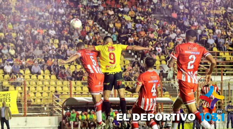 Hay árbitro para el Decano
