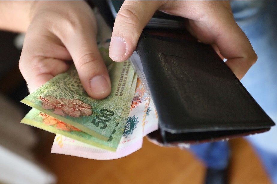 Salarios: en cuatro años perdieron poder de compra equivalente a seis sueldos