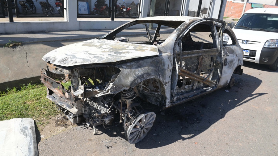 Rosario: hallaron dos cuerpos calcinados dentro de un auto y ya son 81 los muertos en 2022 Rosario: hallaron dos cuerpos calcinados dentro de un auto y ya son 81 los muertos en 2022