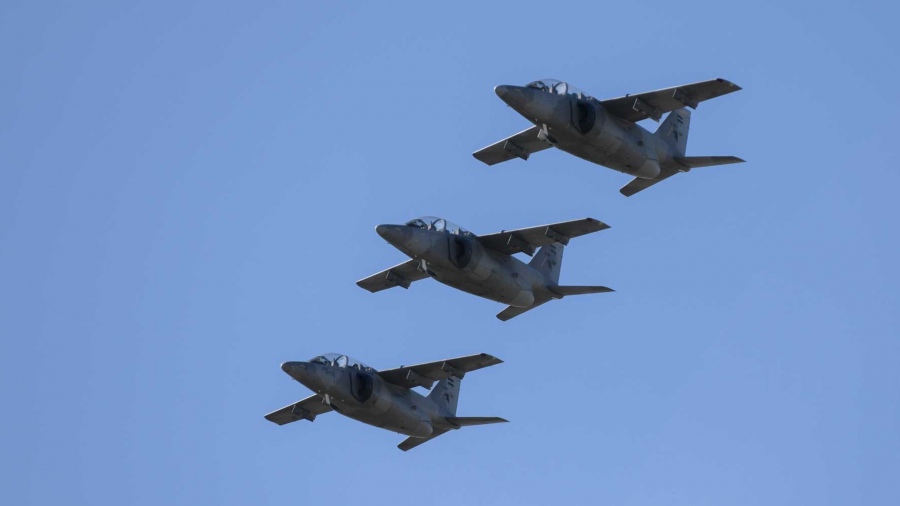 La flota renovada de los aviones argentinos «Pampa» sobrevoló el cielo de Tandil