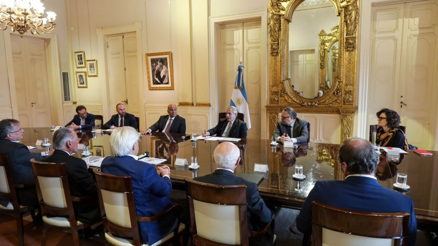 El Presidente analizó con la UIA propuestas para el crecimiento sostenido de Argentina El Presidente analizó con la UIA propuestas para el crecimiento sostenido de Argentina