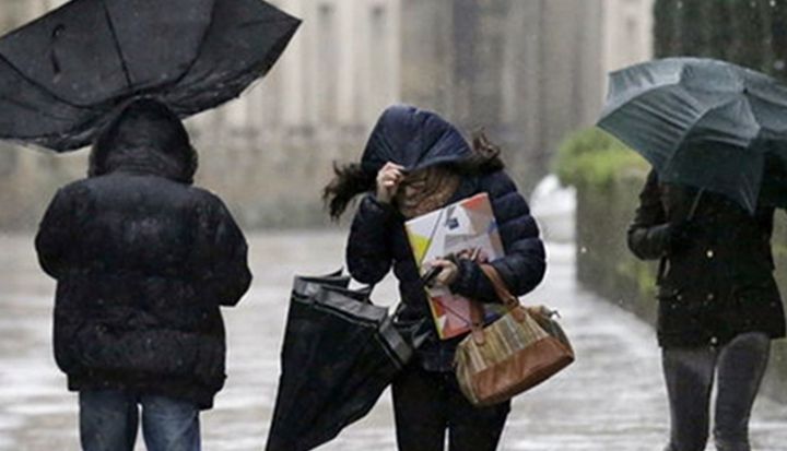 Catorce provincias están bajo alertas meteorológicas por tormentas, viento y nevadas