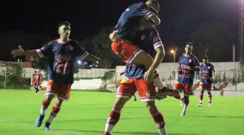Atlético Paraná juega en Ramallo