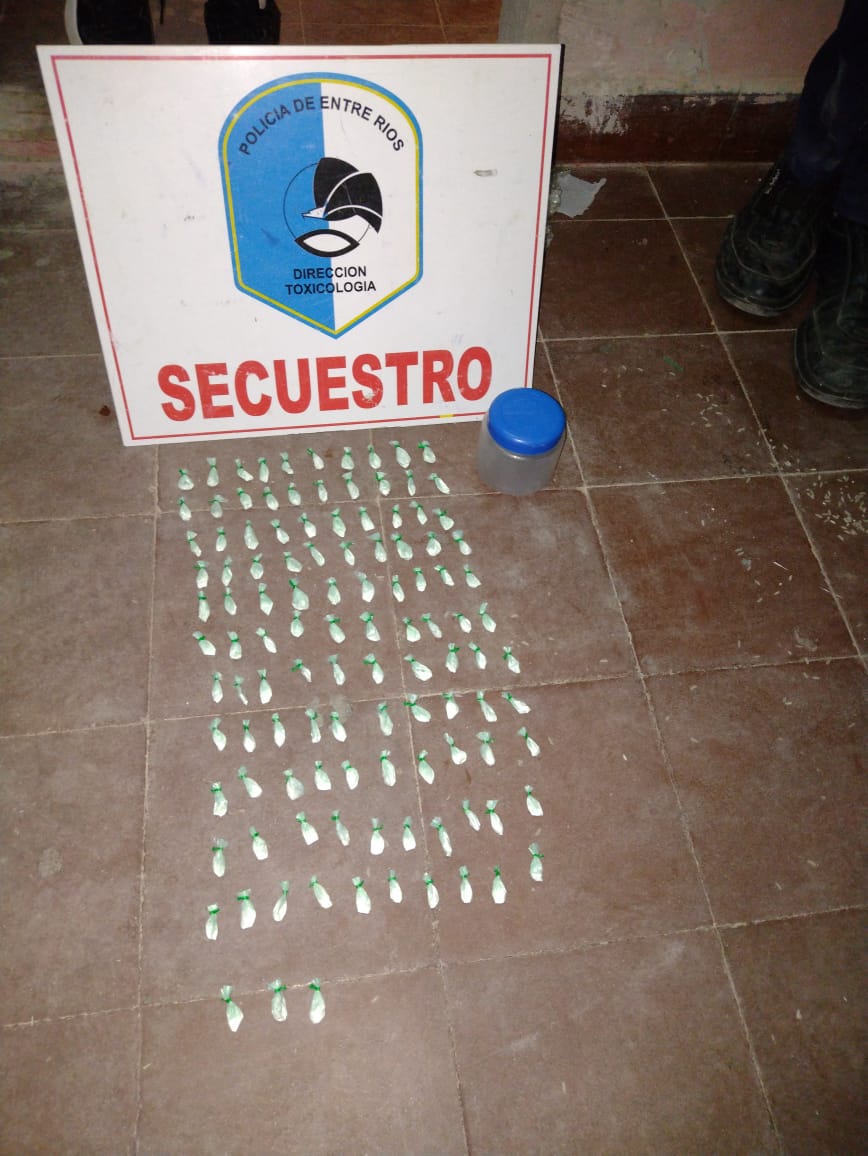 Allanamiento y requisas personales en una vivienda del barrio Lomas del Mirador