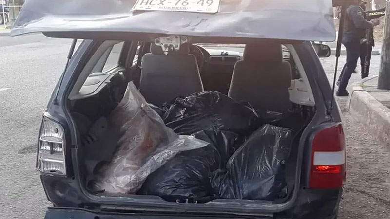 Hallan seis cabezas sobre un auto junto a escalofriante advertencia en México