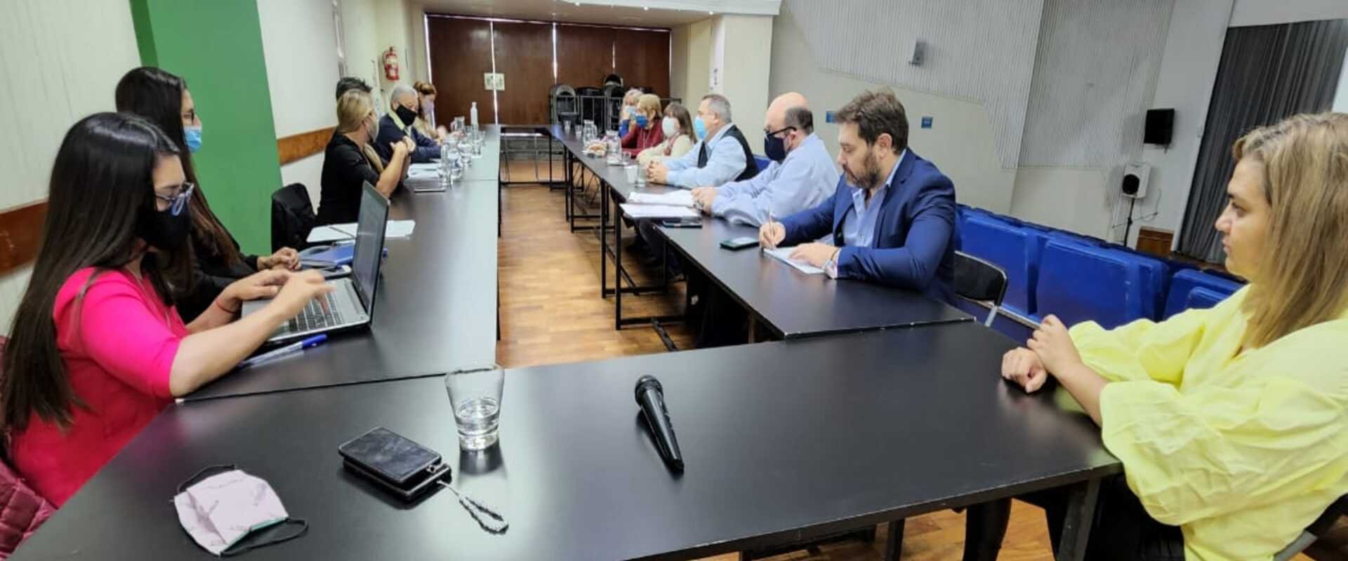 El CGE titularizará a 500 auxiliares de Educación El CGE titularizará a 500 auxiliares de Educación