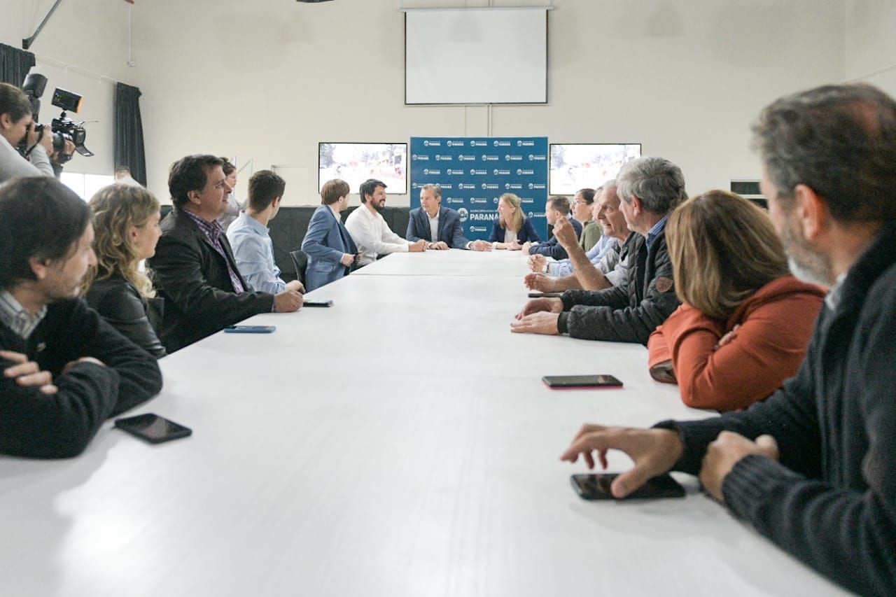 Paraná obtuvo financiamiento para equipar Salones de Usos Múltiples