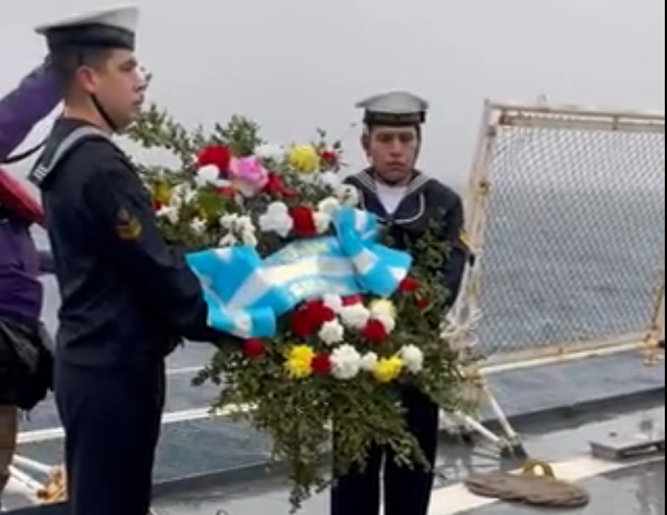 Veteranos del ARA General Belgrano homenajearon al buque en el sitio de su hundimiento