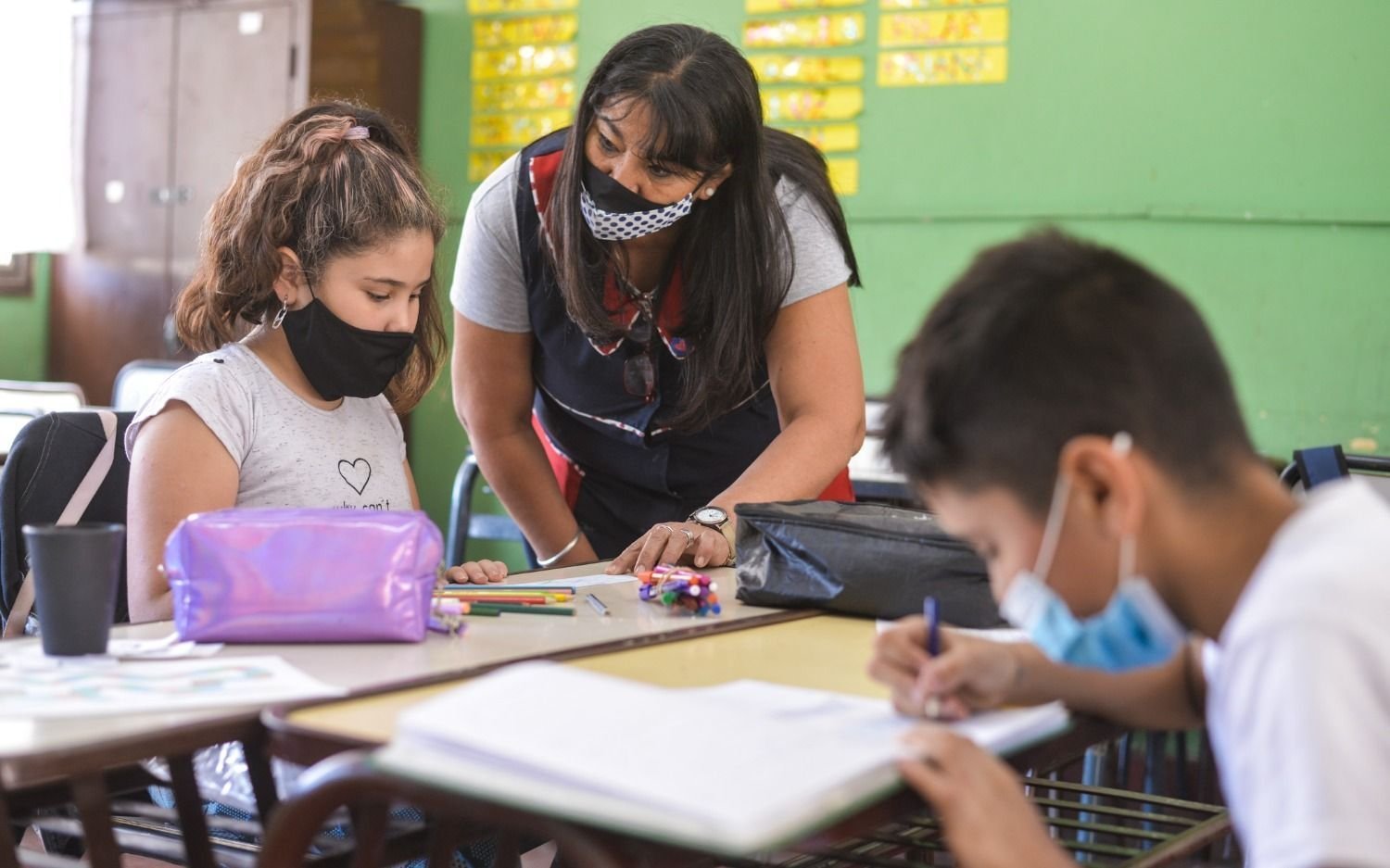 Suba de casos de Covid-19 en escuelas y piden por la vuelta del barbijo