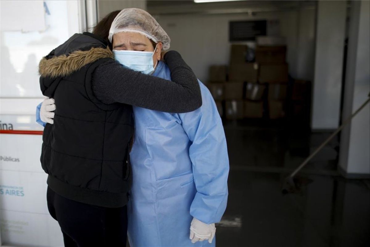 Siguen creciendo los casos de coronavirus en Argentina y dejaron de bajar los fallecidos