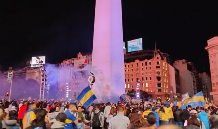 Los hinchas de Boca celebraron en el Obelisco como epicentro Los hinchas de Boca celebraron en el Obelisco como epicentro