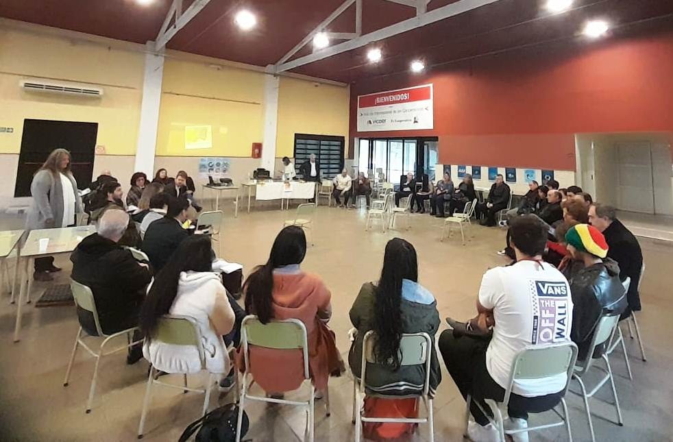 Las cooperativas y mutuales como agentes de transformación para el desarrollo local Las cooperativas y mutuales como agentes de transformación para el desarrollo local