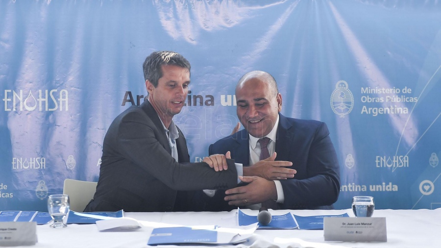 Manzur y Cresto firmaron convenios para obras en Entre Ríos y otras cinco provincias