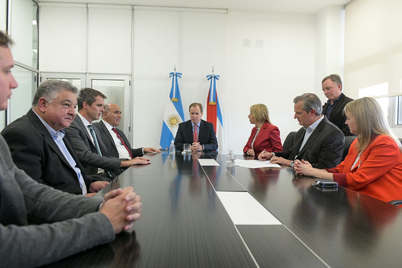 Firmaron el contrato para el inicio de la obra del Centro Distribuidor Sur Firmaron el contrato para el inicio de la obra del Centro Distribuidor Sur