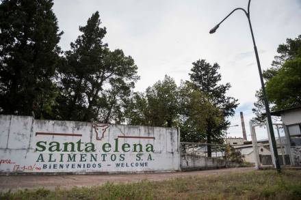 Trabajadores del frigorífico de Santa Elena viajarán al Encuentro Nacional de Empresas Recuperadas Trabajadores del frigorífico de Santa Elena viajarán al Encuentro Nacional de Empresas Recuperadas