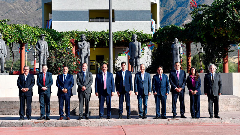 Bordet propone una plataforma portuaria integrada con Chile