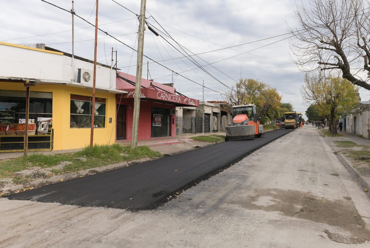 La Municipalidad repavimenta calle Gobernador Basavilbaso