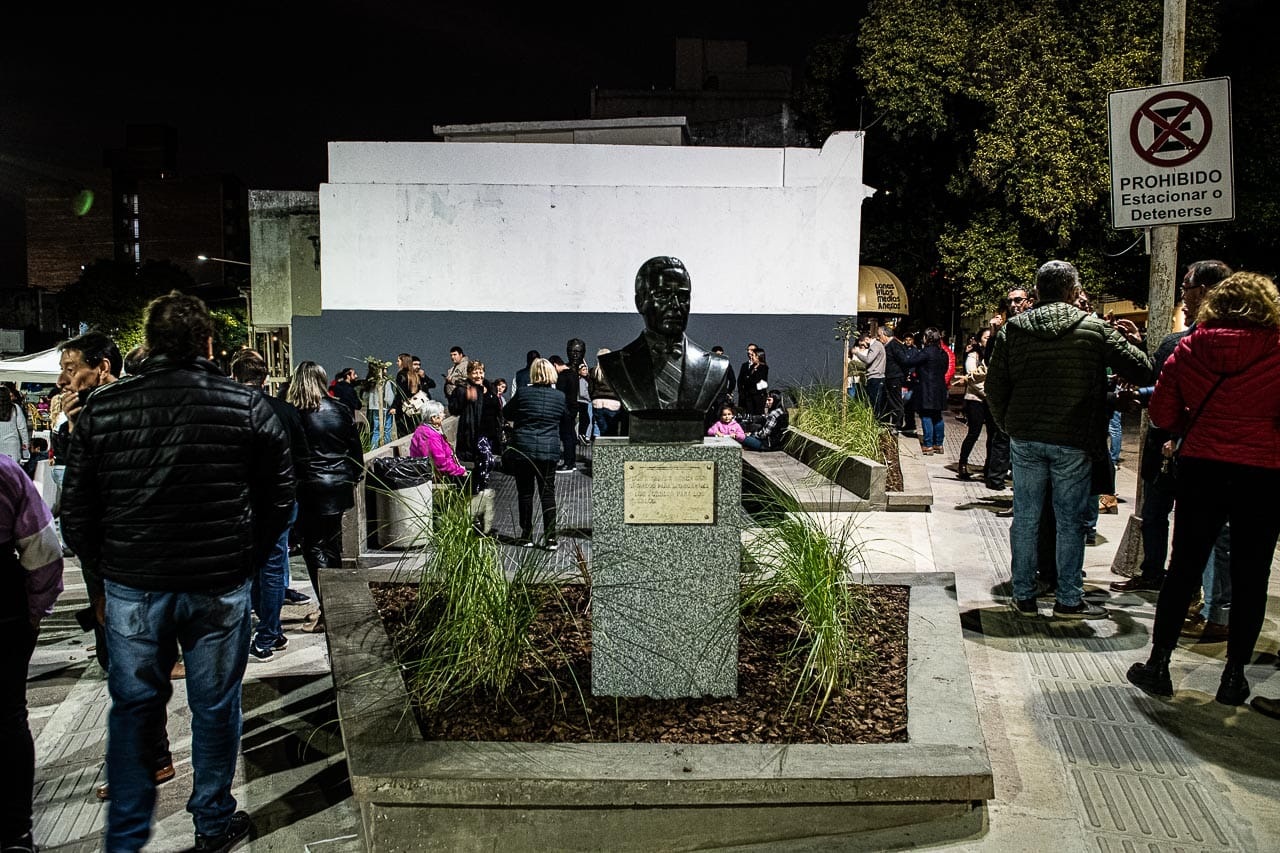 Con espectáculos y gastronomía quedó habilitada la puesta en valor de la Plazoleta Yrigoyen