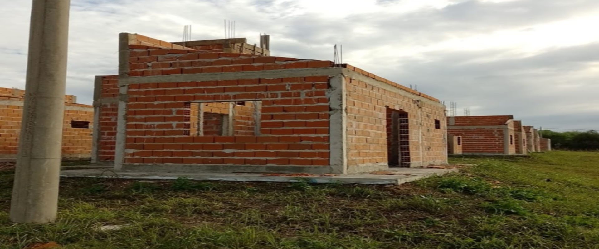Se trabaja en la construcción de viviendas de Vicoer en tres localidades entrerrianas Se trabaja en la construcción de viviendas de Vicoer en tres localidades entrerrianas