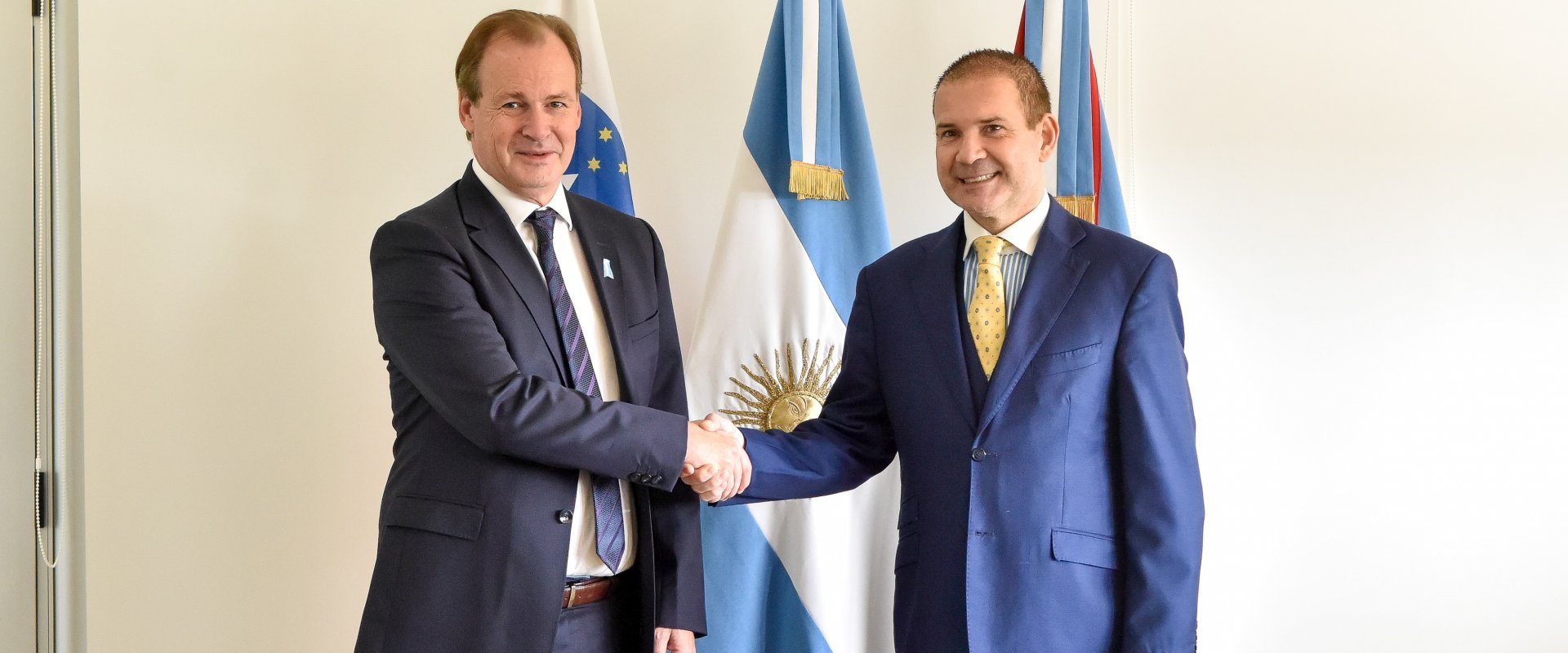 Interesa a Eslovenia incrementar la compra de miel y cítricos entrerrianos Interesa a Eslovenia incrementar la compra de miel y cítricos entrerrianos