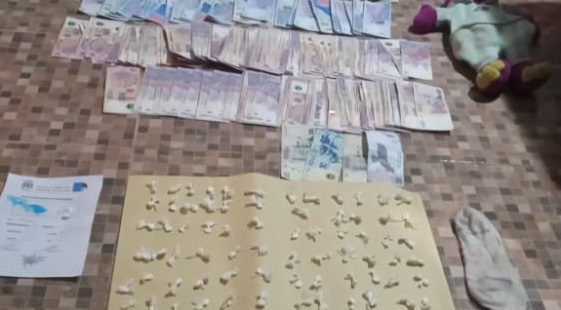 En calle Londero incautan casi un centenar de envoltorios con estupefacientes En calle Londero incautan casi un centenar de envoltorios con estupefacientes