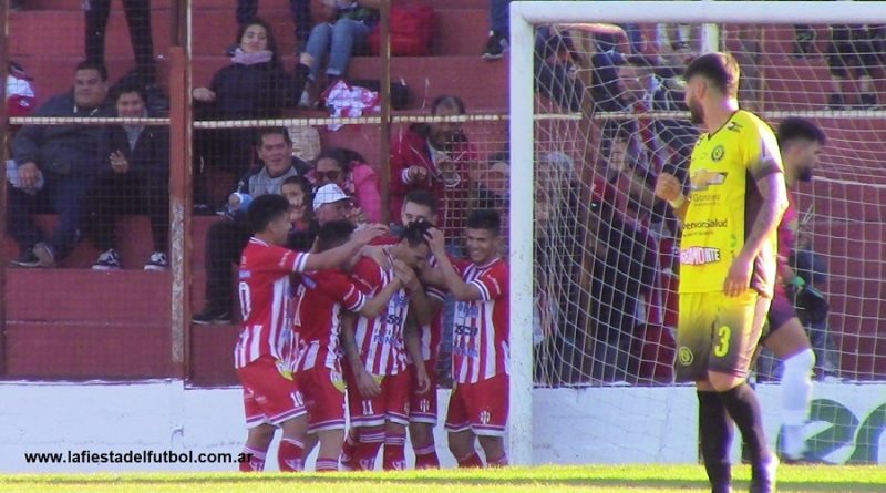 Atlético Paraná ganó y goleó