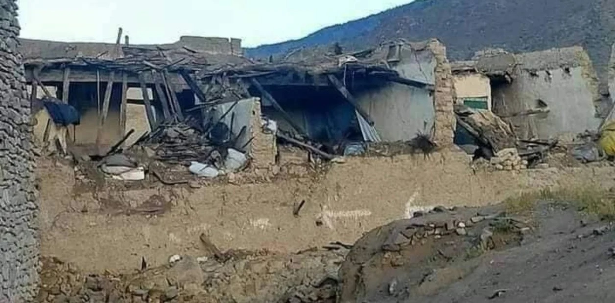 Un fuerte terremoto arrasó Afganistán: hay cerca de mil muertos Un fuerte terremoto arrasó Afganistán: hay cerca de mil muertos