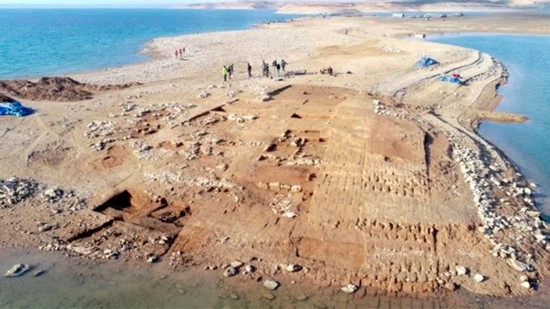 En Irak por la sequía emergió de un río una ciudad de 3.400 años En Irak por la sequía emergió de un río una ciudad de 3.400 años