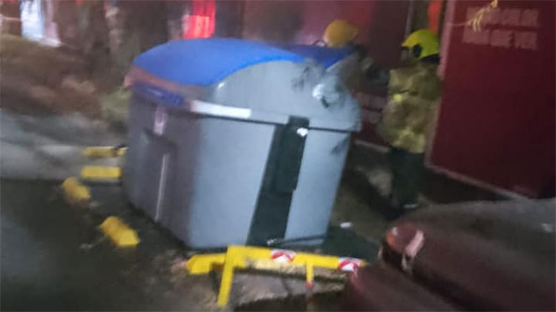 Incendiaron uno de los nuevos contenedores de residuos