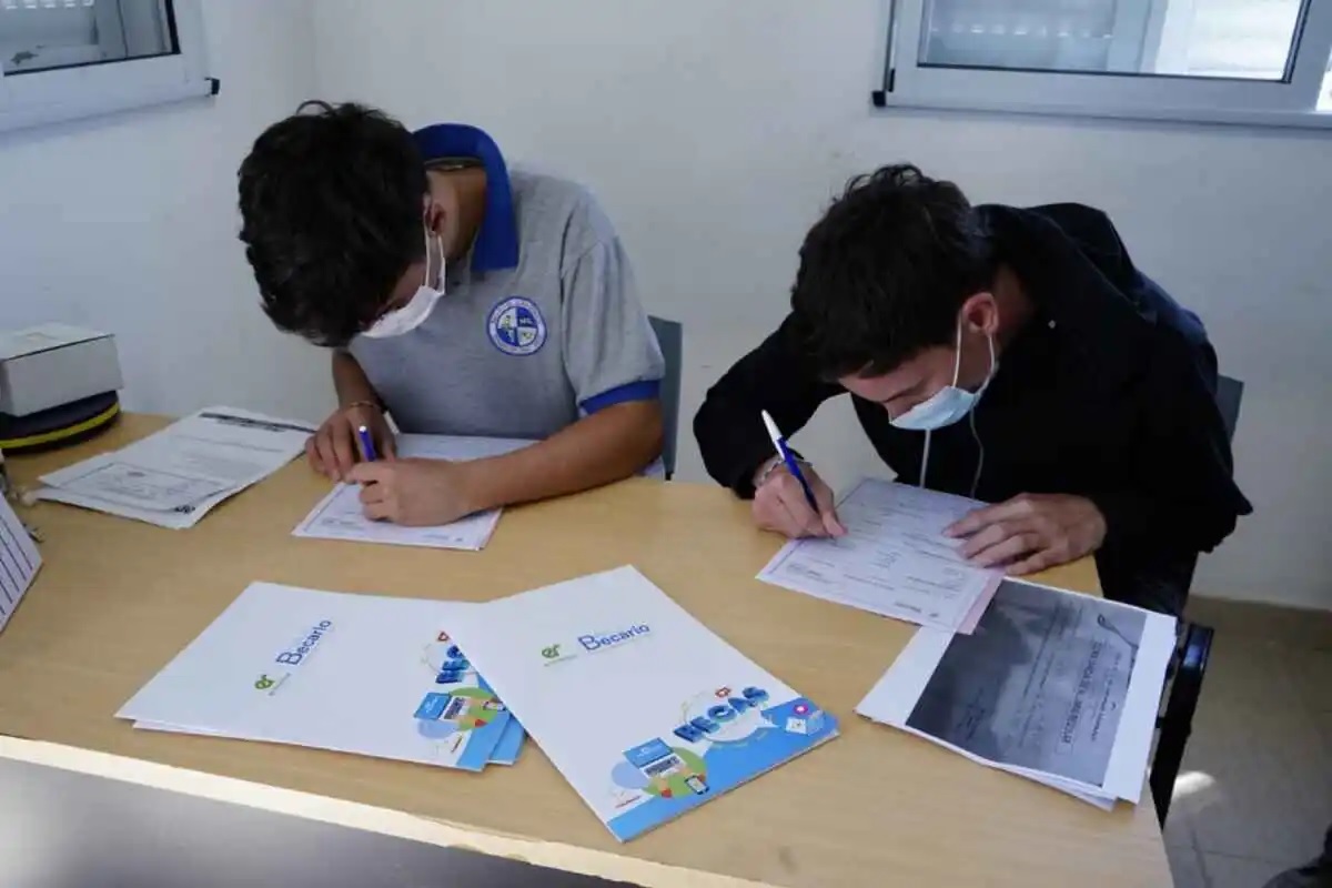 Más estudiantes se suman al programa de prácticas profesionales del Becario