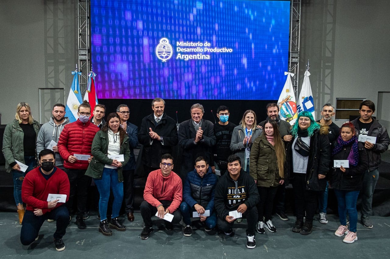 Promueven la capacitación de jóvenes en empleos de la Economía del Conocimiento