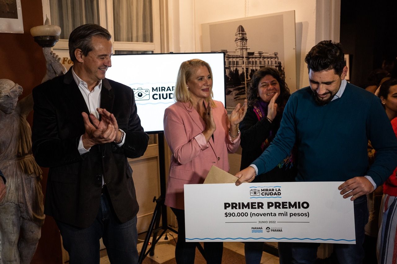 Inauguraron la exposición de fotografías del concurso Mirar la Ciudad Inauguraron la exposición de fotografías del concurso Mirar la Ciudad