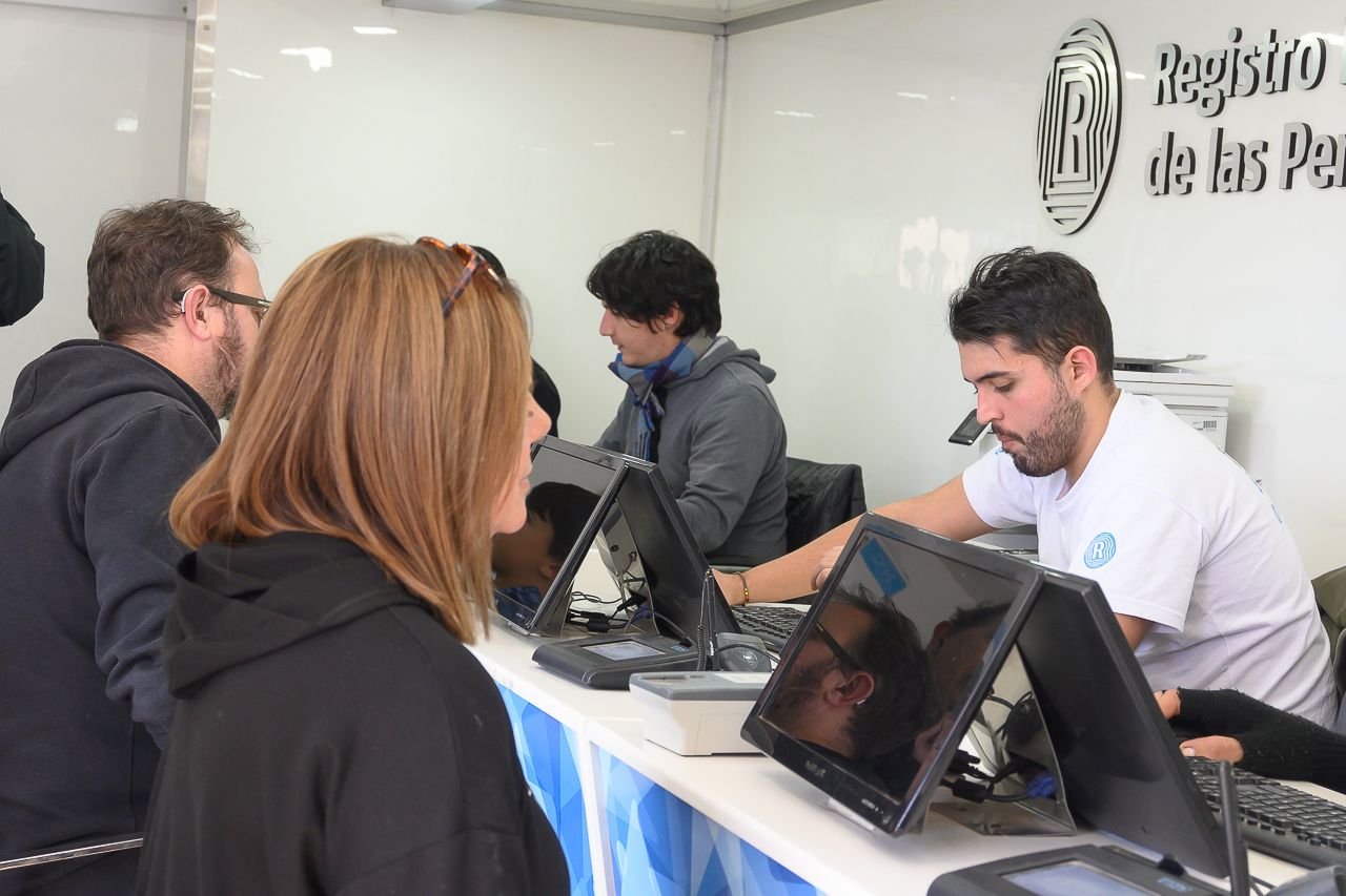 El RENAPER atiende hasta el sábado hasta el sábado 25 de Junio El RENAPER atiende hasta el sábado hasta el sábado 25 de Junio