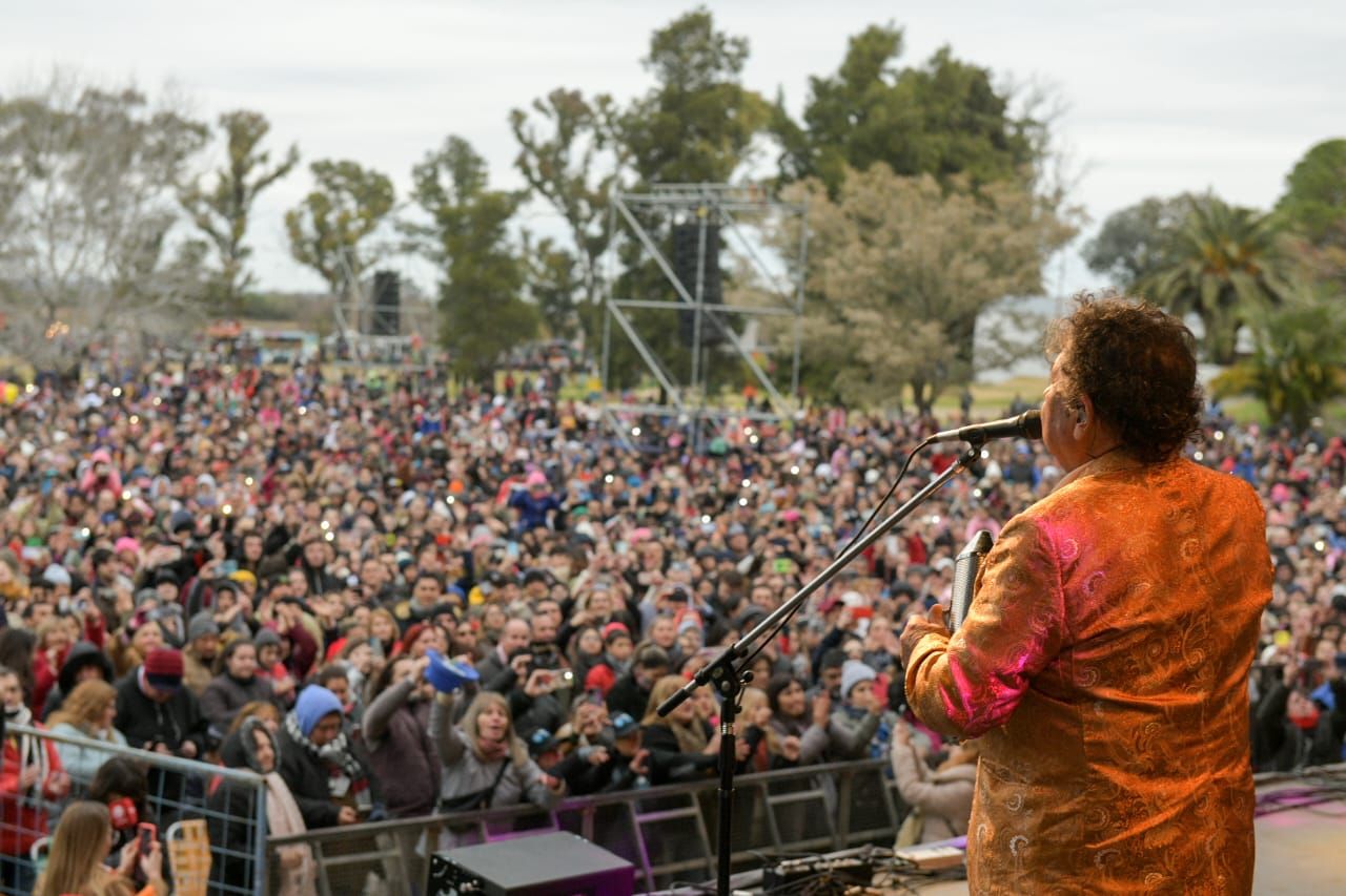 El Festival Paraná Ciudad Capital convocó a miles paranaenses para el show de Los Palmeras El Festival Paraná Ciudad Capital convocó a miles paranaenses para el show de Los Palmeras