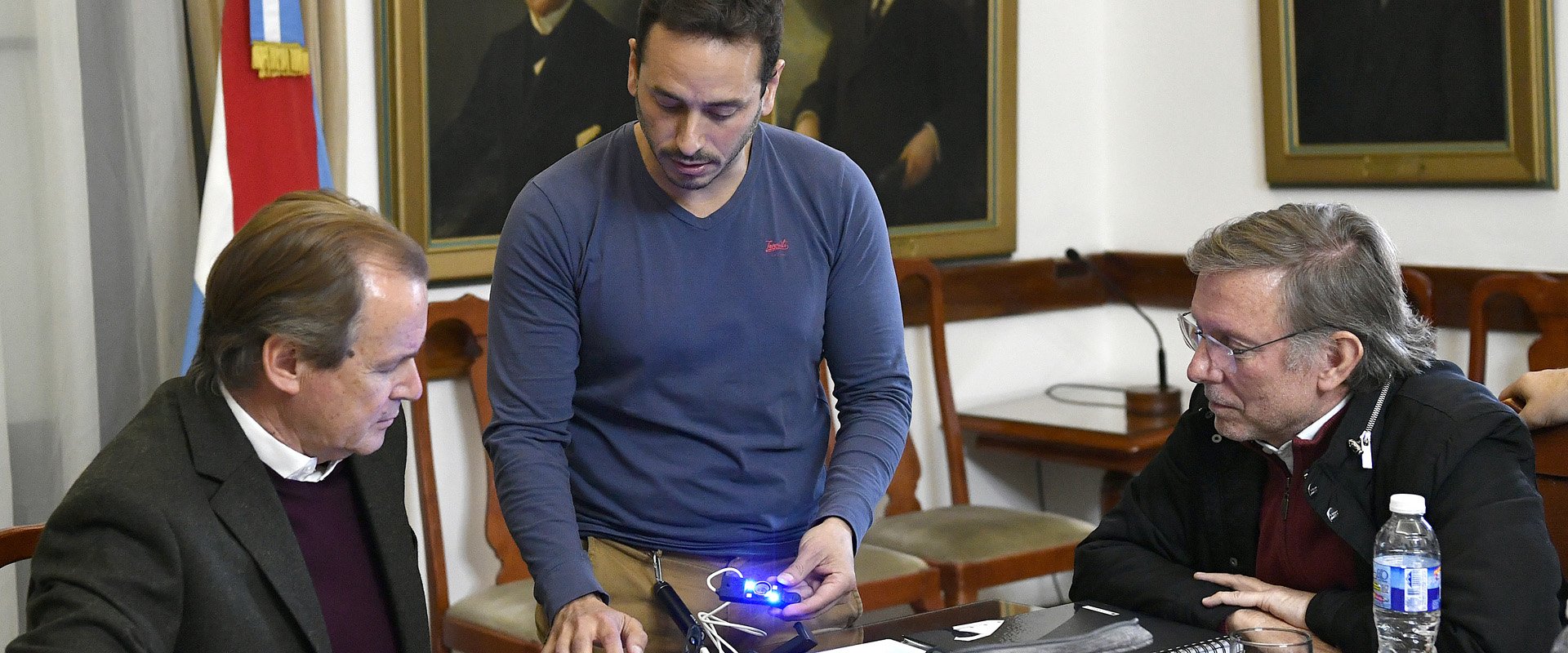 Bordet recibió emprendedores que proyectan exportar a Uruguay