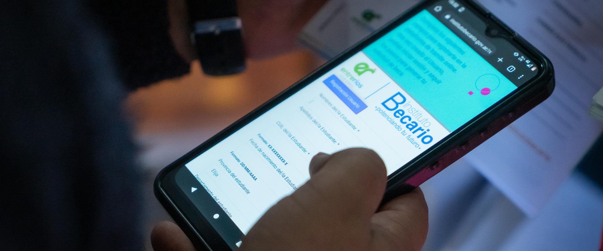 Continúa abierta la inscripción para becas del nivel superior del Becario