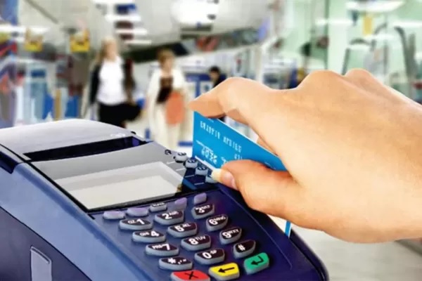 Pagar el mínimo de la tarjeta ahora será más caro, puede llegar al 90% de interés Pagar el mínimo de la tarjeta ahora será más caro, puede llegar al 90% de interés