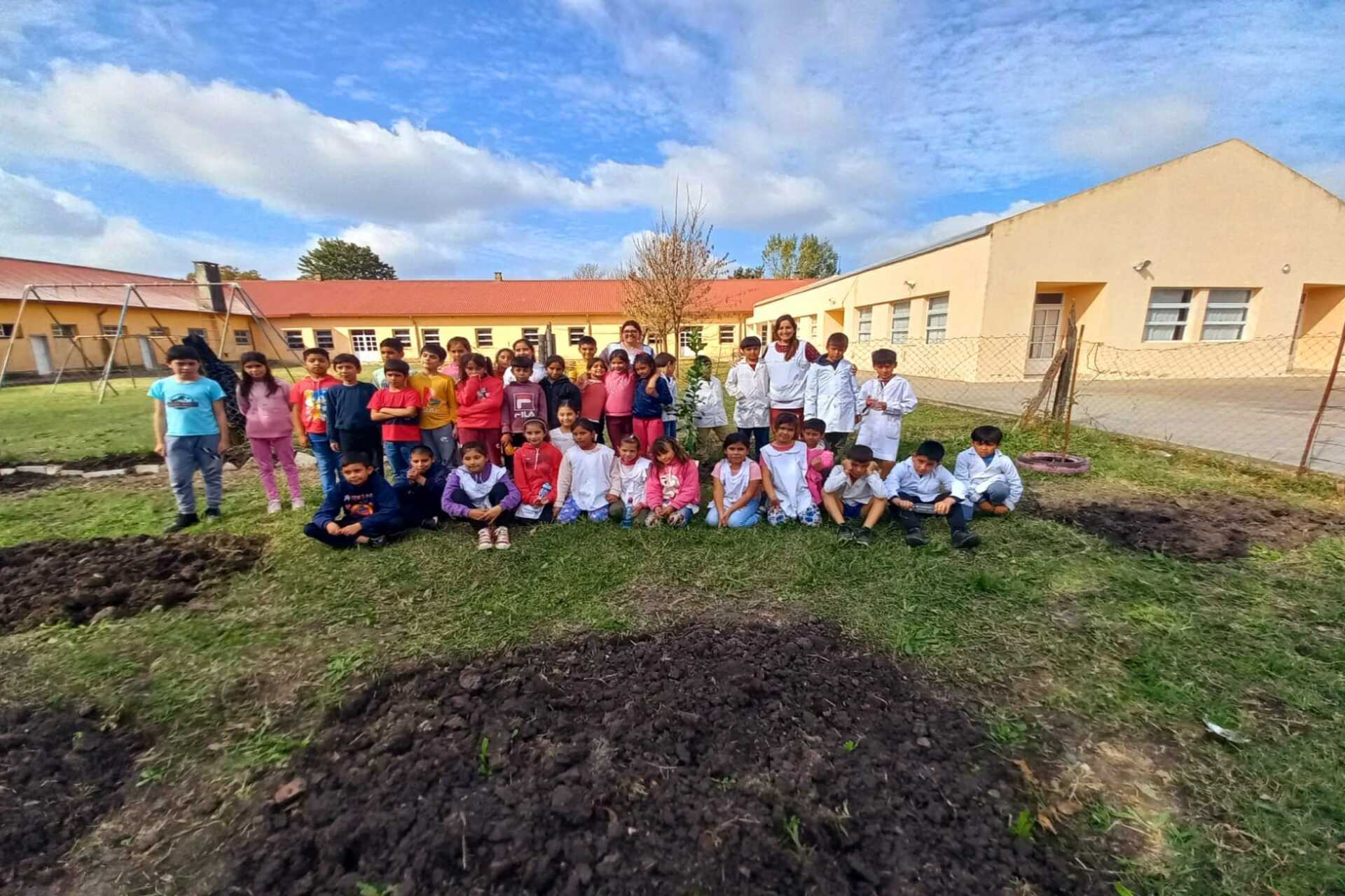 Promueven huerta escolar en escuelas de la provincia