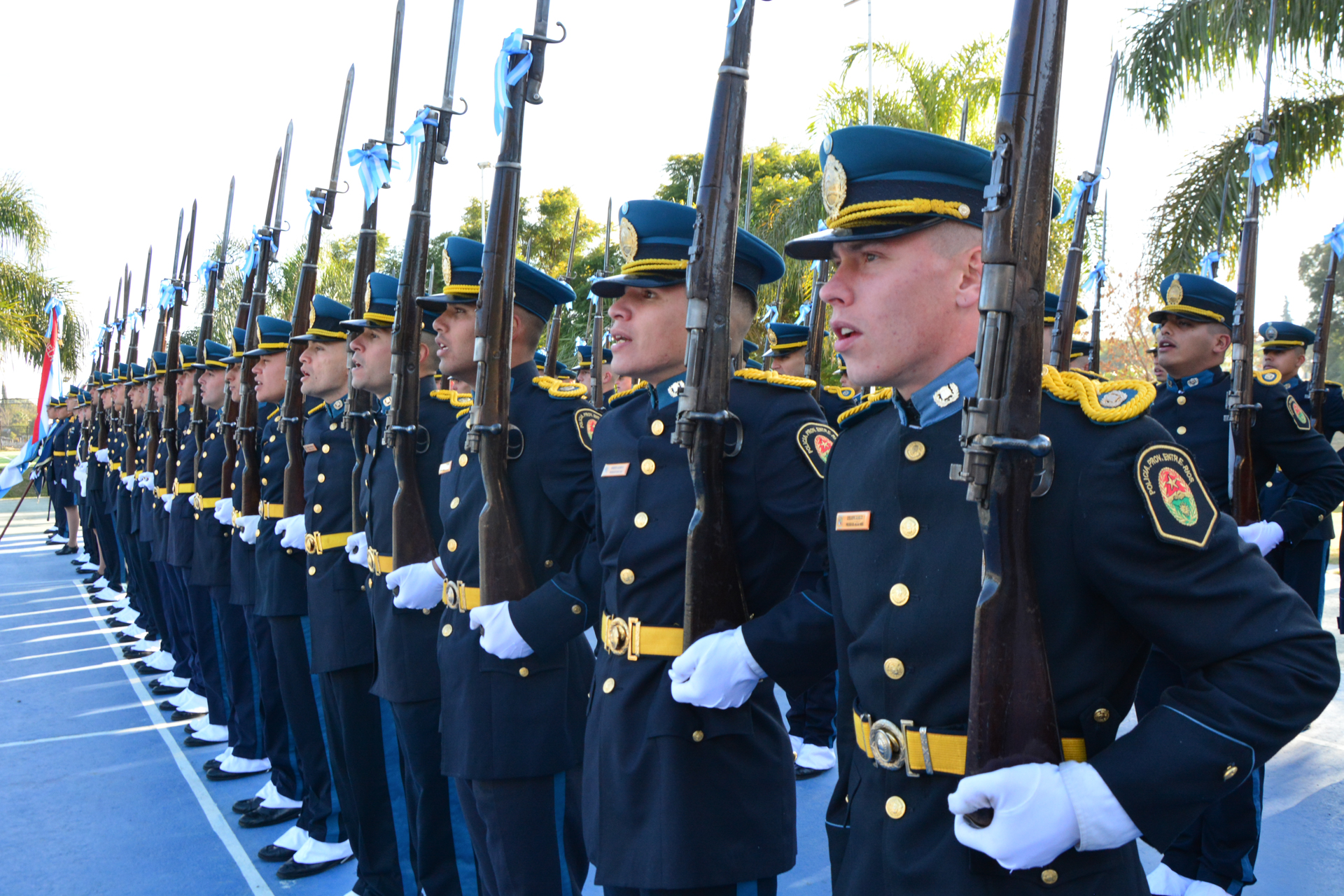 En el día de la bandera 72 cadetes de la Policía de Entre Ríos juraron su lealtad
