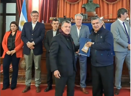 Hoy en la Cámara de Diputados se hizo reconocimiento a 14 cooperativas de Entre Ríos Hoy en la Cámara de Diputados se hizo reconocimiento a 14 cooperativas de Entre Ríos