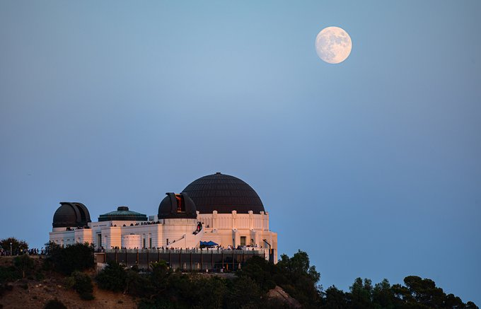 La superluna del ciervo, más grande y luminosa, ya puede verse en Argentina La superluna del ciervo, más grande y luminosa, ya puede verse en Argentina