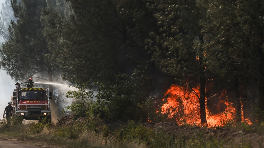 Europa occidental lucha contra los incendios desencadenados por la ola de calor Europa occidental lucha contra los incendios desencadenados por la ola de calor