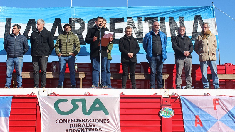 La Mesa de Enlace realizó una asamblea con pedidos y reclamos al Gobierno Nacional La Mesa de Enlace realizó una asamblea con pedidos y reclamos al Gobierno Nacional