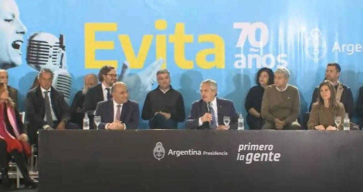 Alberto Fernández anunció bono para los beneficiarios de Potenciar Trabajo Alberto Fernández anunció bono para los beneficiarios de Potenciar Trabajo