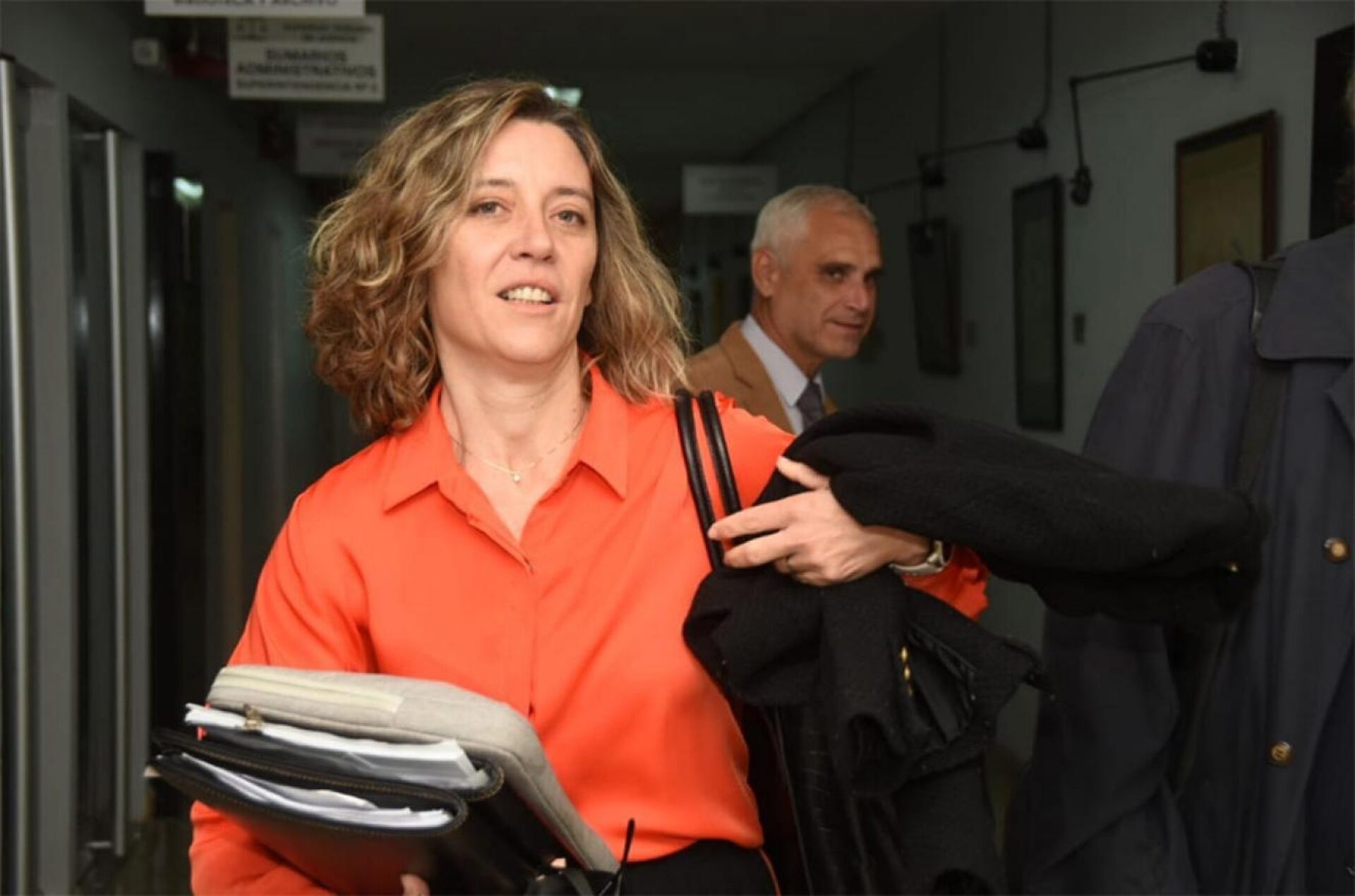 Goyeneche sigue cobrando su sueldo pese a haber sido removida del cargo