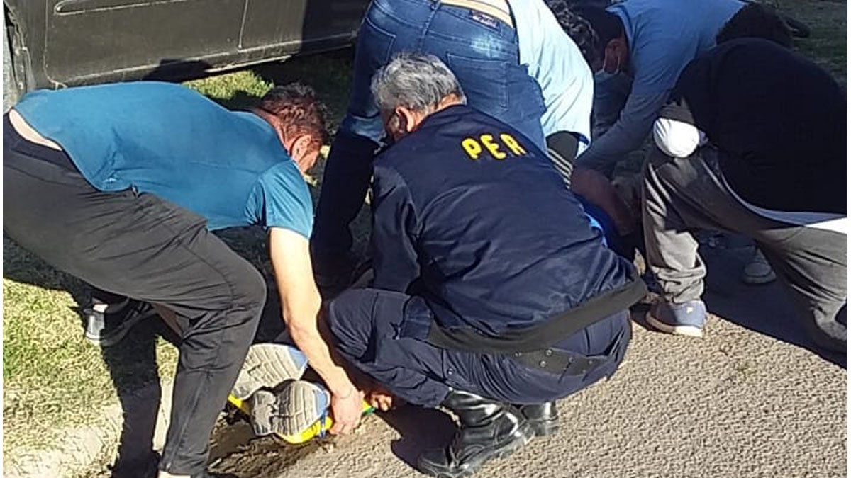 Se entregó el conductor de la Duster que chocó al ciclista