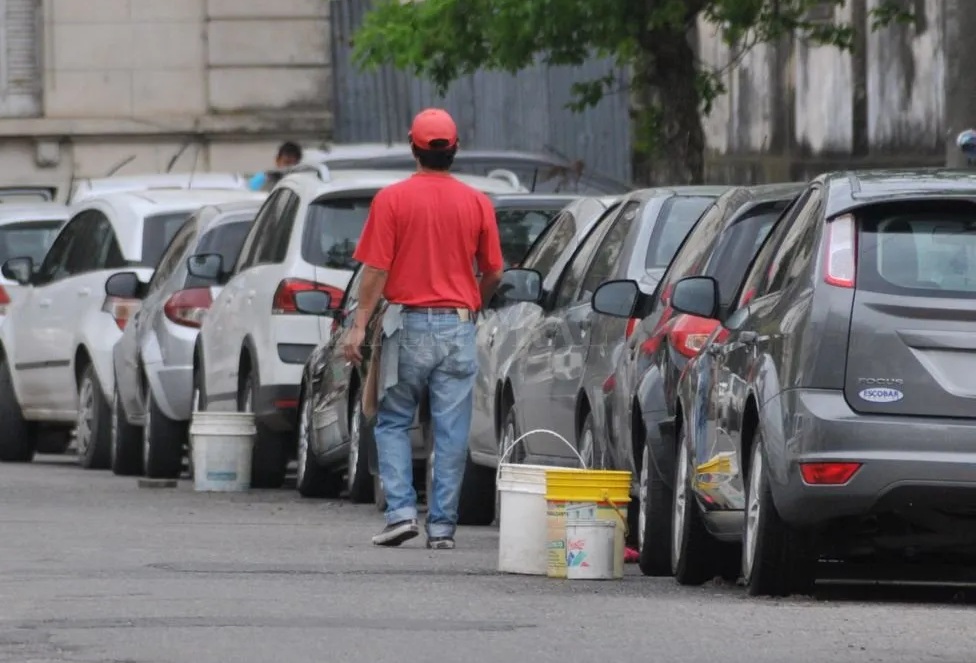Paraná pierde 72 millones de pesos mensuales al no implementar el estacionamiento medido